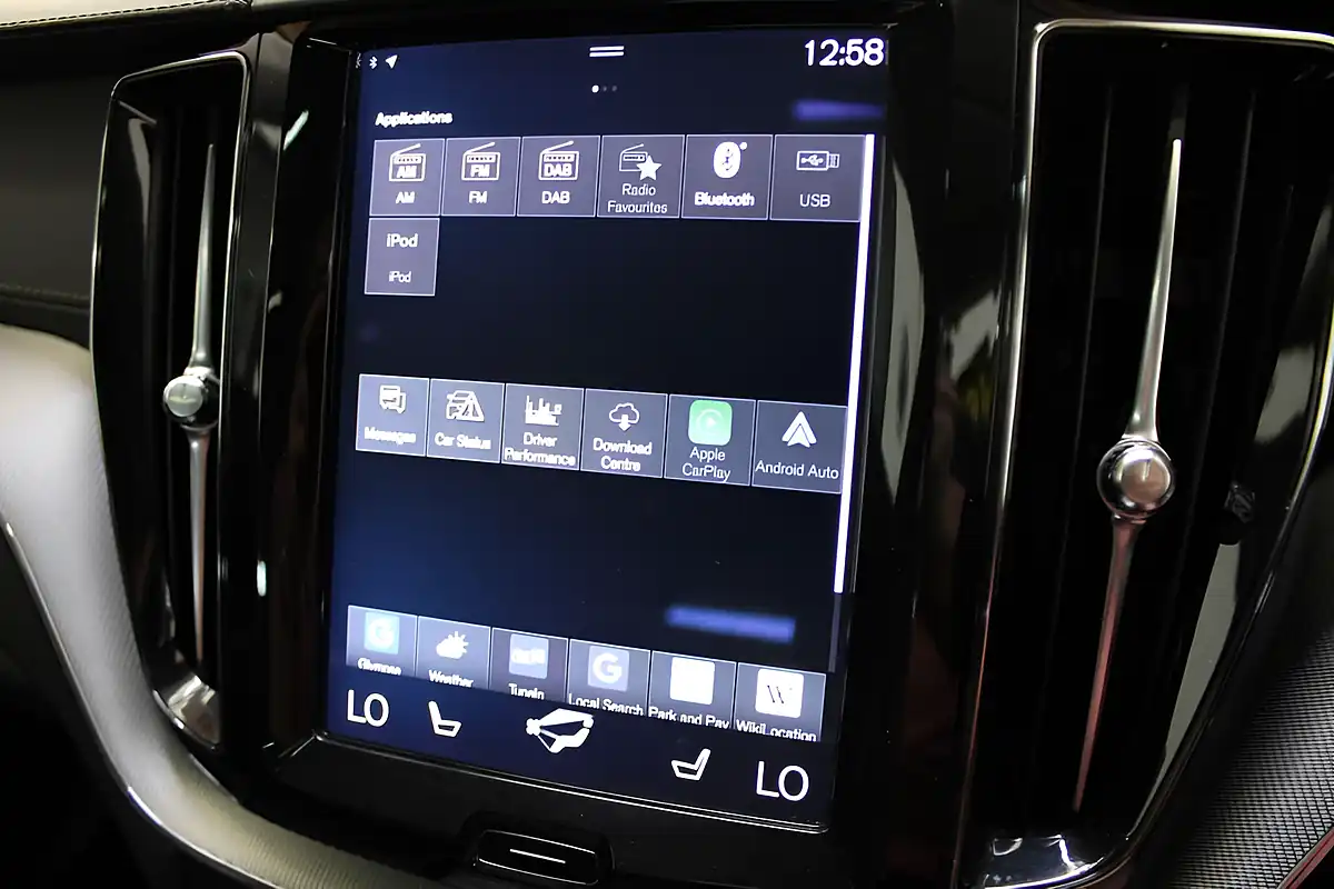 Used 2018 Volvo XC60 Inscription Pro Silver - Interior and Exterior details 19