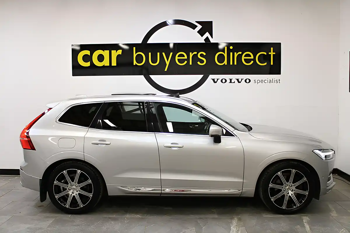 Used 2018 Volvo XC60 Inscription Pro Silver - Interior and Exterior details 8