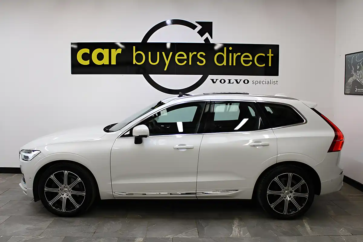 Used 2018 Volvo XC60 Inscription Pro White - Interior and Exterior details 12