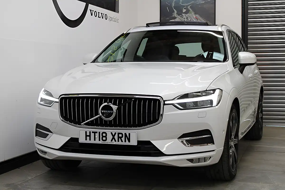 Used 2018 Volvo XC60 Inscription Pro White - Interior and Exterior details 13