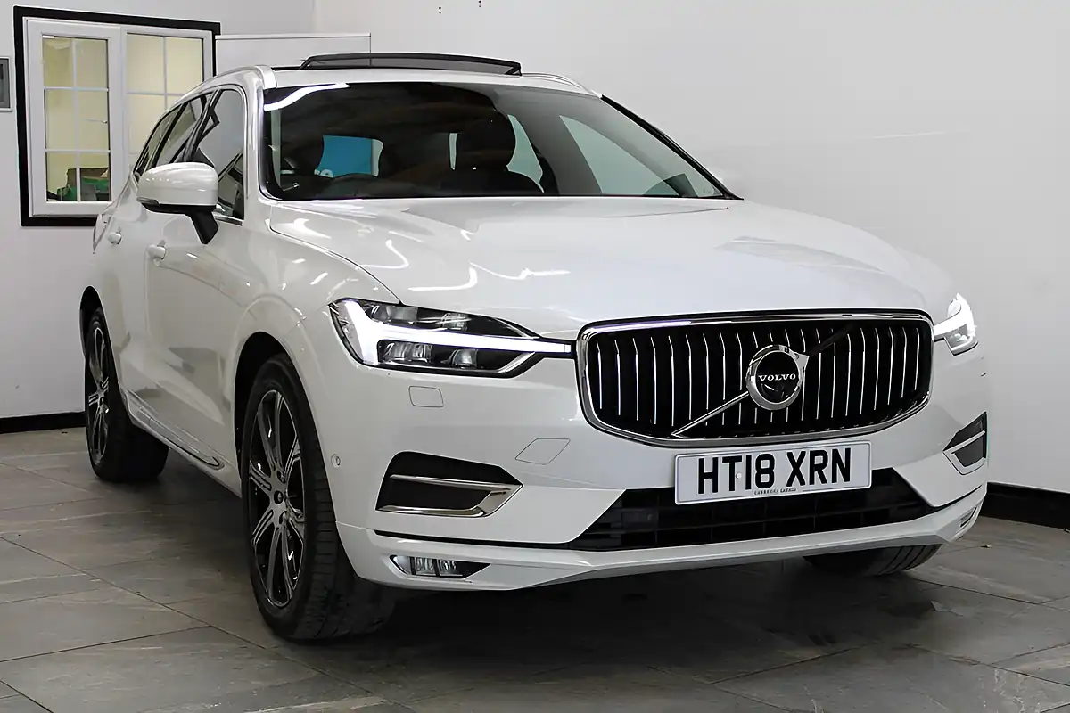 Used 2018 Volvo XC60 Inscription Pro White - Interior and Exterior details 4