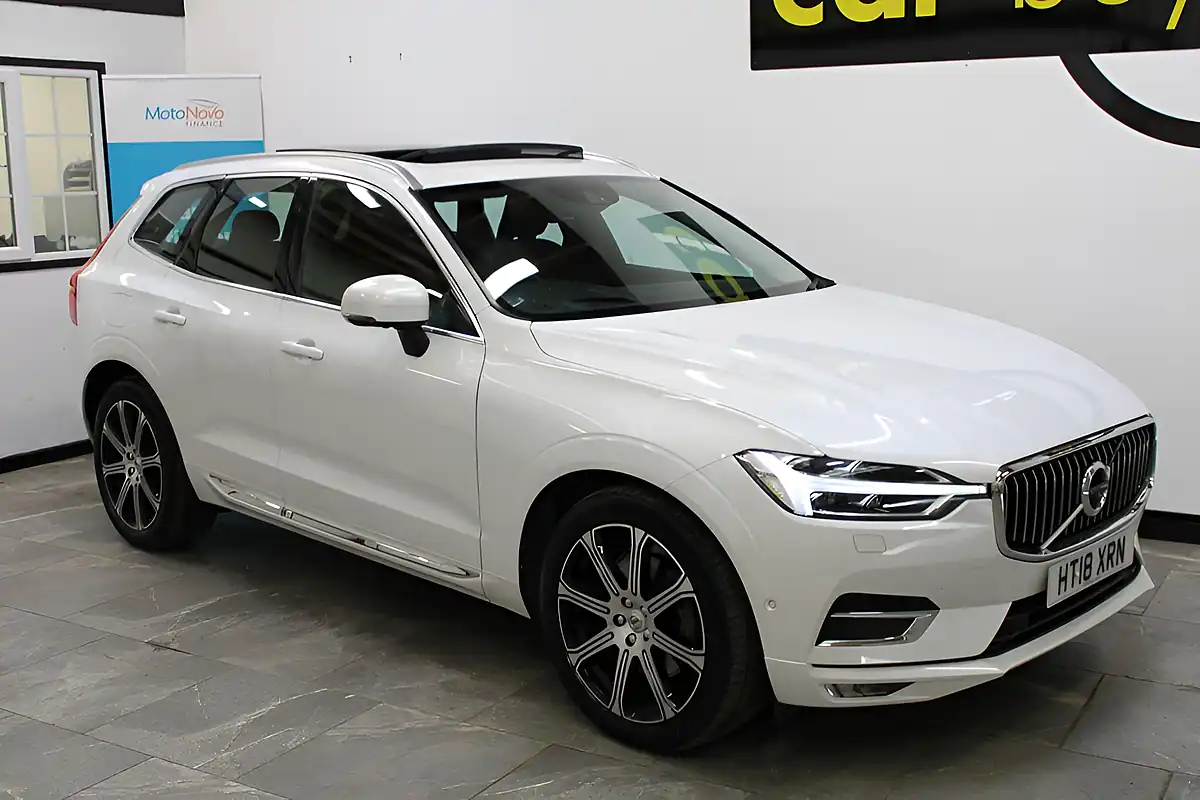 Used 2018 Volvo XC60 Inscription Pro White - Interior and Exterior details 6