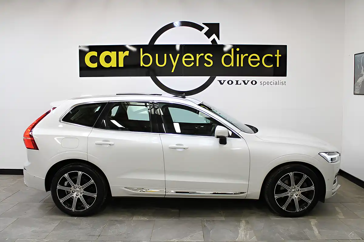 Used 2018 Volvo XC60 Inscription Pro White - Interior and Exterior details 8