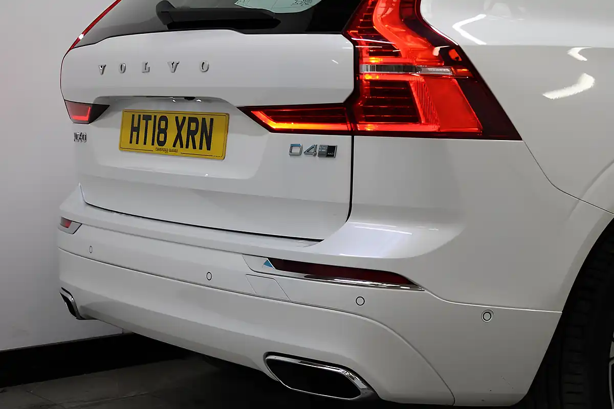 Used 2018 Volvo XC60 Inscription Pro White - Interior and Exterior details 9