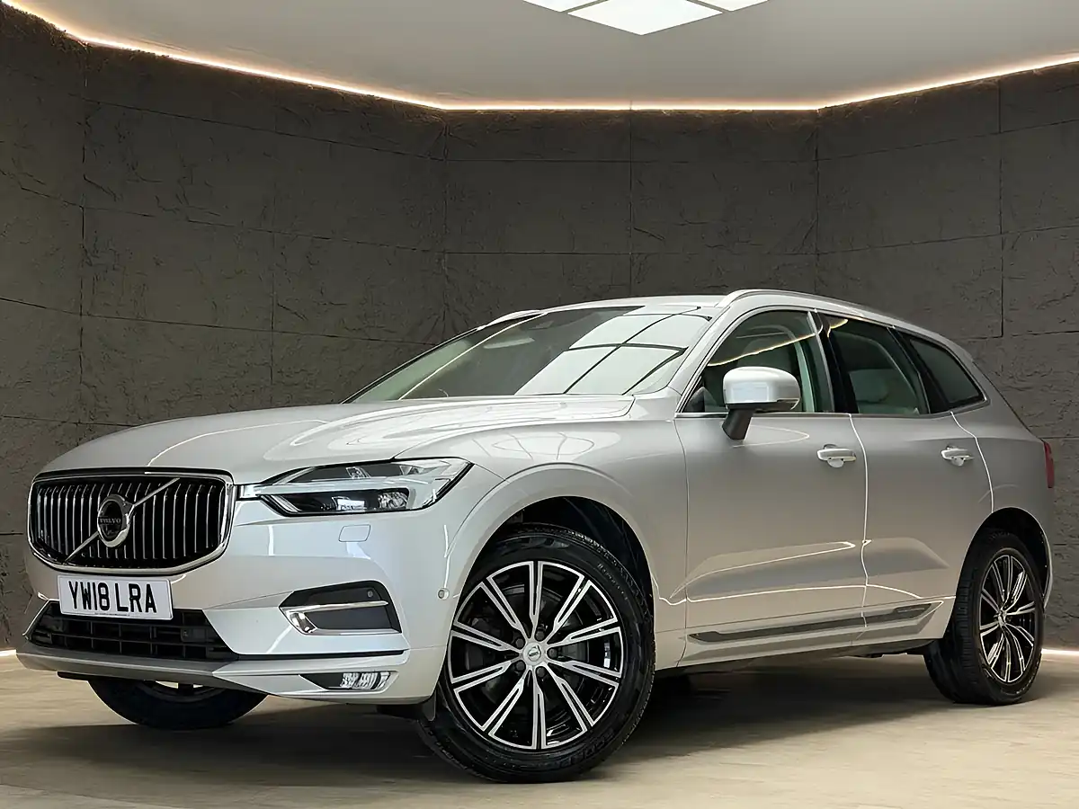 Used 2018 Volvo XC60 Inscription Silver - Front View