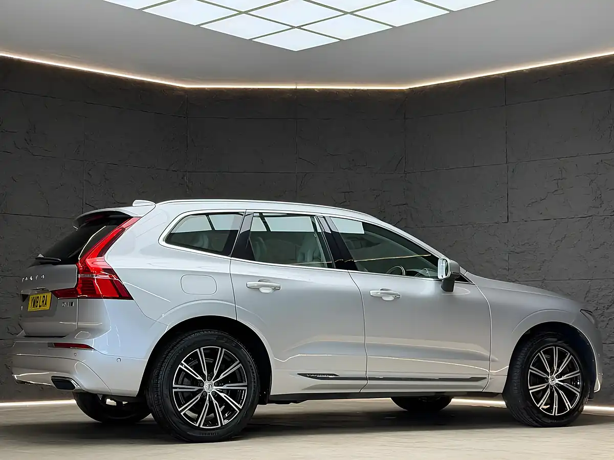 Used 2018 Volvo XC60 Inscription Silver - Interior and Exterior details 10
