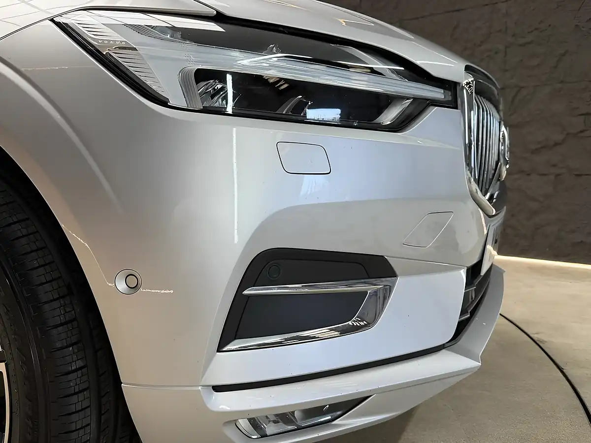 Used 2018 Volvo XC60 Inscription Silver - Interior and Exterior details 17