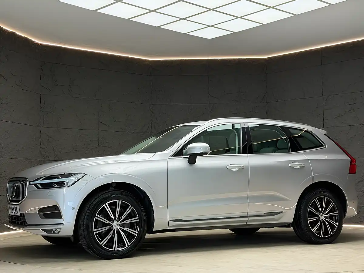Used 2018 Volvo XC60 Inscription Silver - Interior and Exterior details 6