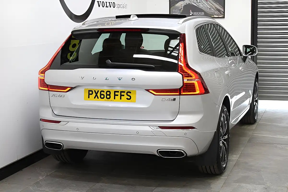 Used 2018 Volvo XC60 Inscription Silver - Interior and Exterior details 10