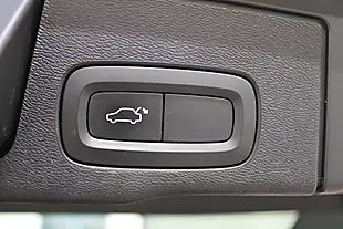 Used 2018 Volvo XC60 Inscription Silver - Interior and Exterior details 11