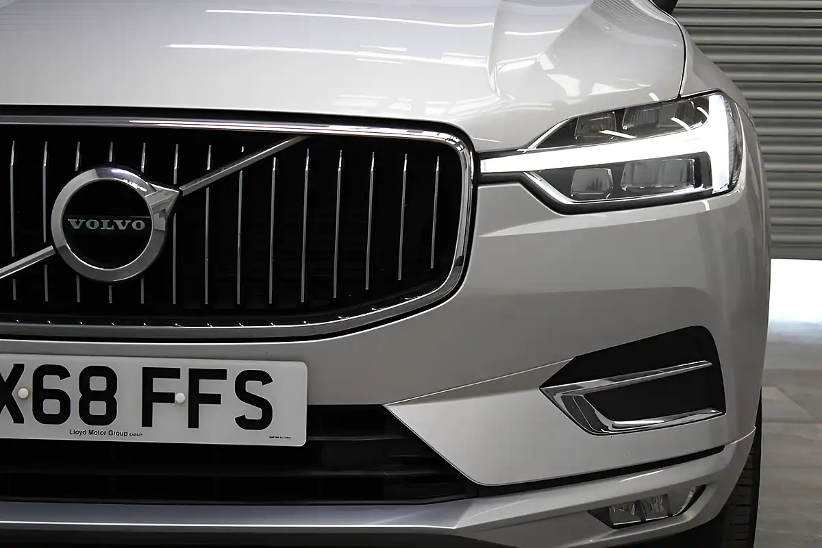 Used 2018 Volvo XC60 Inscription Silver - Interior and Exterior details 14