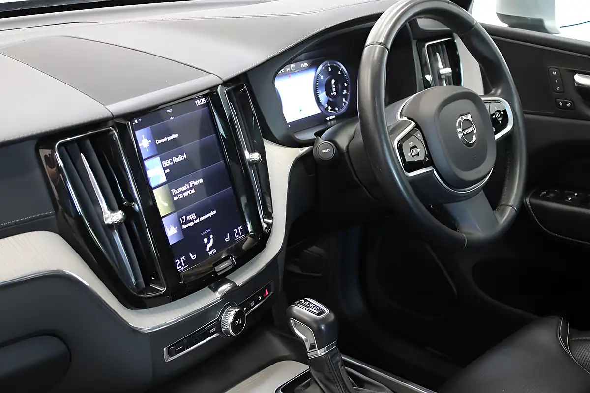Used 2018 Volvo XC60 Inscription Silver - Interior and Exterior details 15