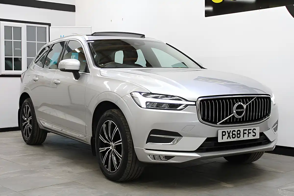 Used 2018 Volvo XC60 Inscription Silver - Interior and Exterior details 6