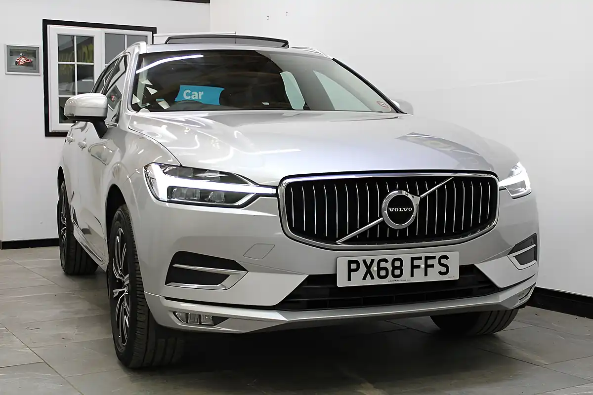 Used 2018 Volvo XC60 Inscription Silver - Interior and Exterior details 7
