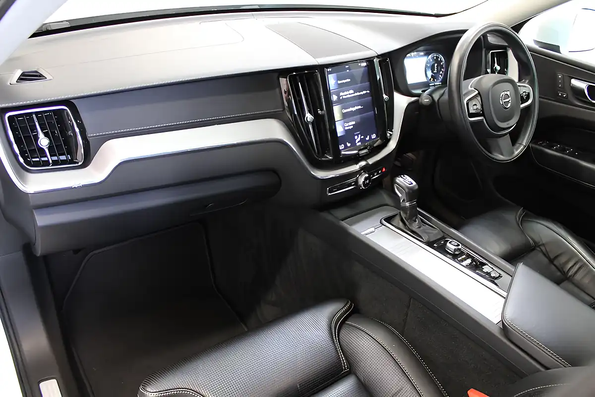 Used 2018 Volvo XC60 Inscription White - Interior and Exterior details 15