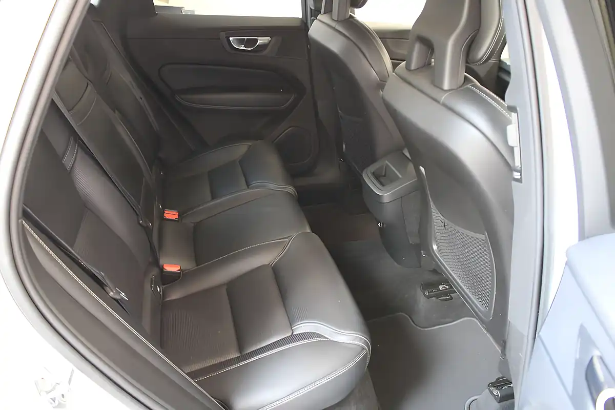Used 2018 Volvo XC60 Inscription White - Interior and Exterior details 18