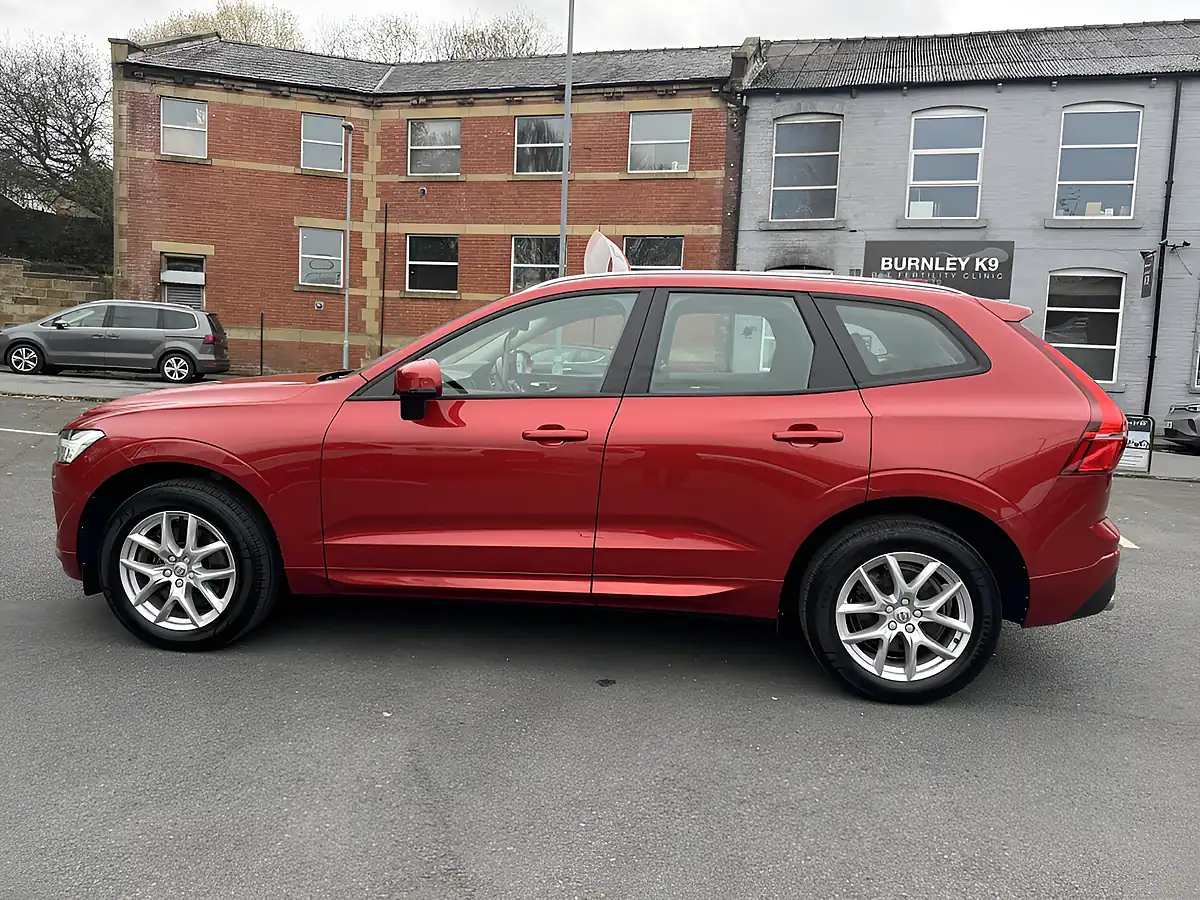 Used 2018 Volvo XC60 Momentum AWD Red - Interior and Exterior details 14