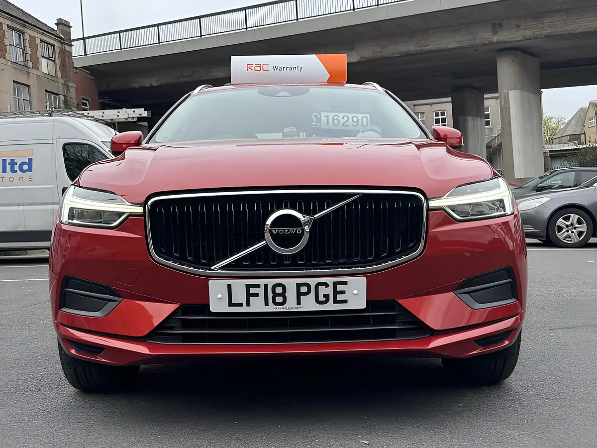 Used 2018 Volvo XC60 Momentum AWD Red - Interior and Exterior details 5