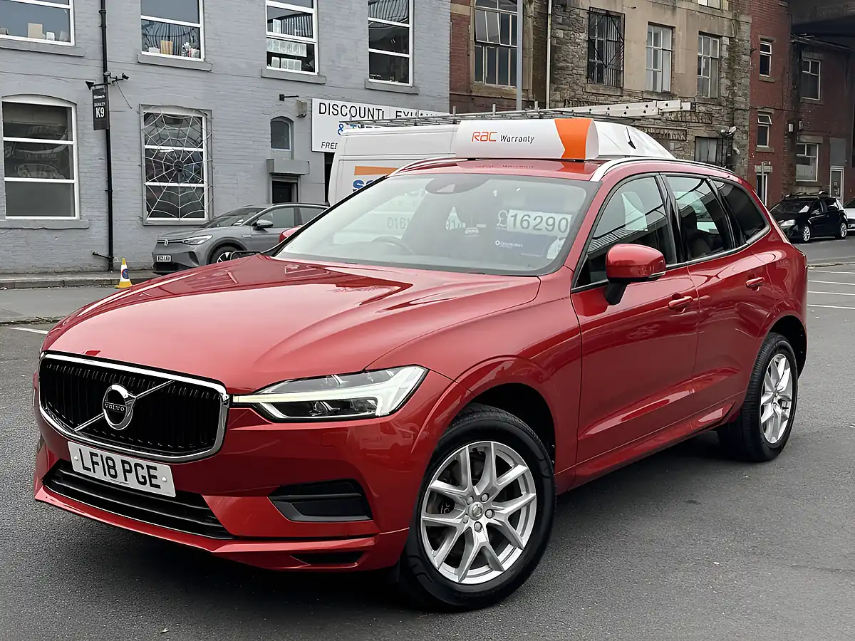 Used 2018 Volvo XC60 Momentum AWD Red - Interior and Exterior details 7