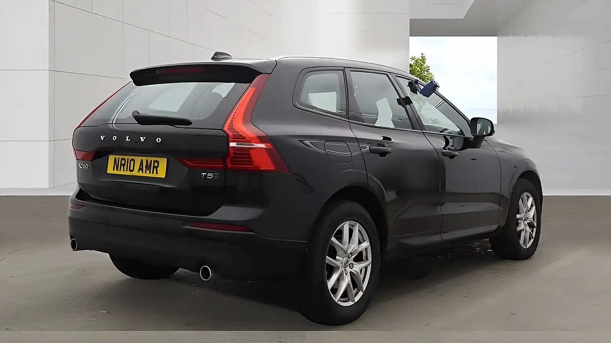 Used 2018 Volvo XC60 Momentum Black - Interior and Exterior details 2