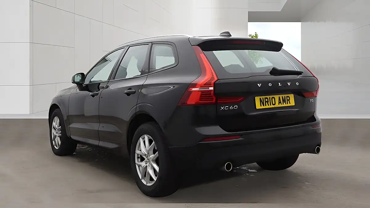 Used 2018 Volvo XC60 Momentum Black - Interior and Exterior details 3
