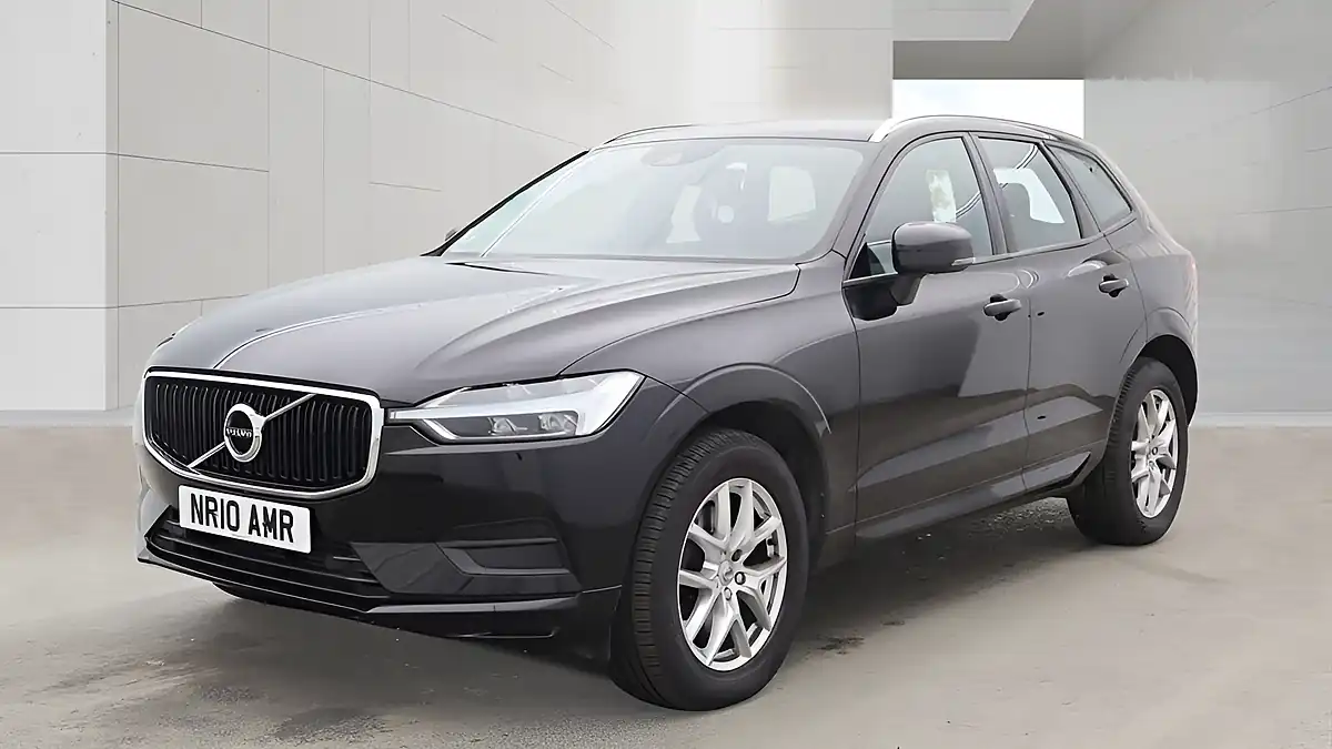 Used 2018 Volvo XC60 Momentum Black - Interior and Exterior details 4