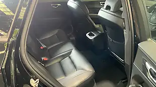 Used 2018 Volvo XC60 Momentum Black - Interior and Exterior details 8