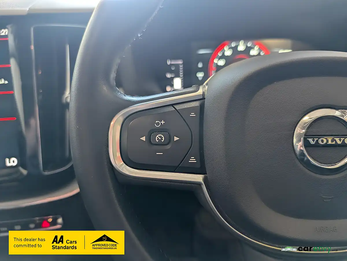 Used 2018 Volvo XC60 Momentum Fusion Red - Interior and Exterior details 15