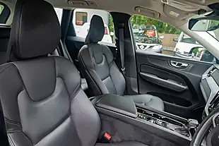 Used 2018 Volvo XC60 Momentum Onyx Black Metallic - Interior and Exterior details 13