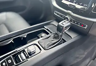 Used 2018 Volvo XC60 Momentum Osmium Grey - Interior and Exterior details 19