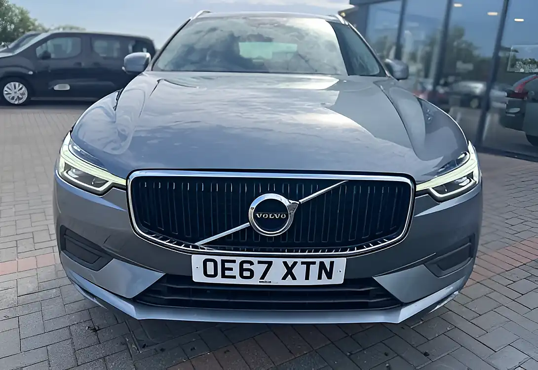Used 2018 Volvo XC60 Momentum Osmium Grey - Interior and Exterior details 3