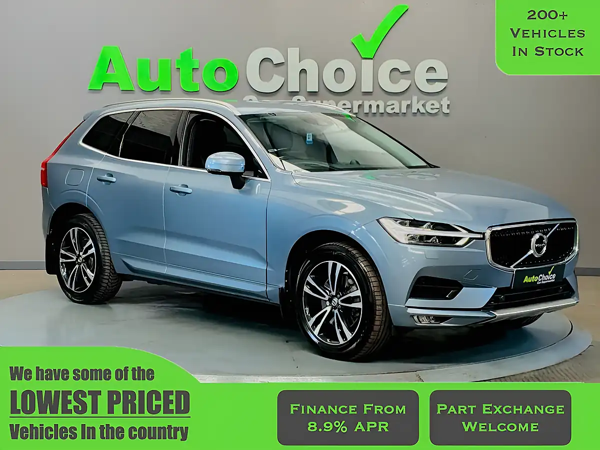 Used 2018 Volvo XC60 Momentum Pro Blue - Front View