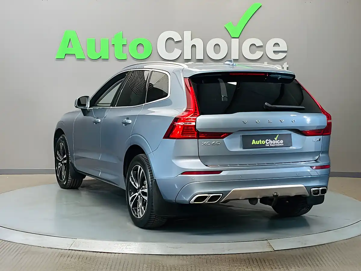 Used 2018 Volvo XC60 Momentum Pro Blue - Interior and Exterior details 11