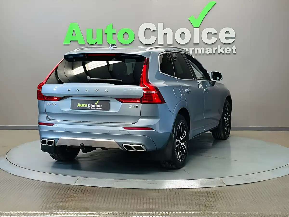 Used 2018 Volvo XC60 Momentum Pro Blue - Interior and Exterior details 13