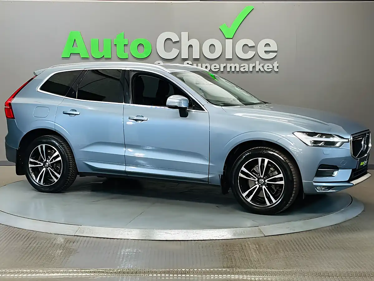 Used 2018 Volvo XC60 Momentum Pro Blue - Interior and Exterior details 17