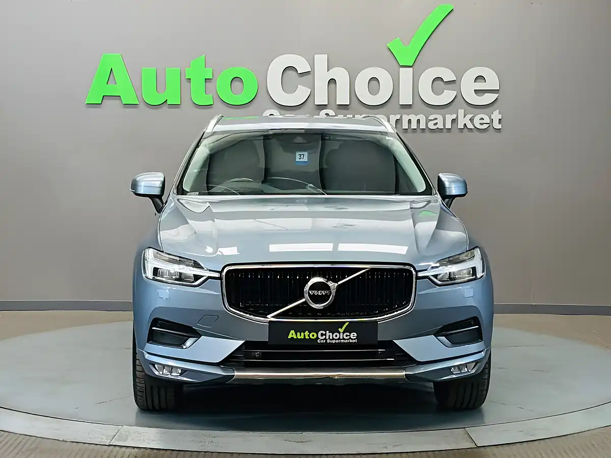 Used 2018 Volvo XC60 Momentum Pro Blue - Interior and Exterior details 3