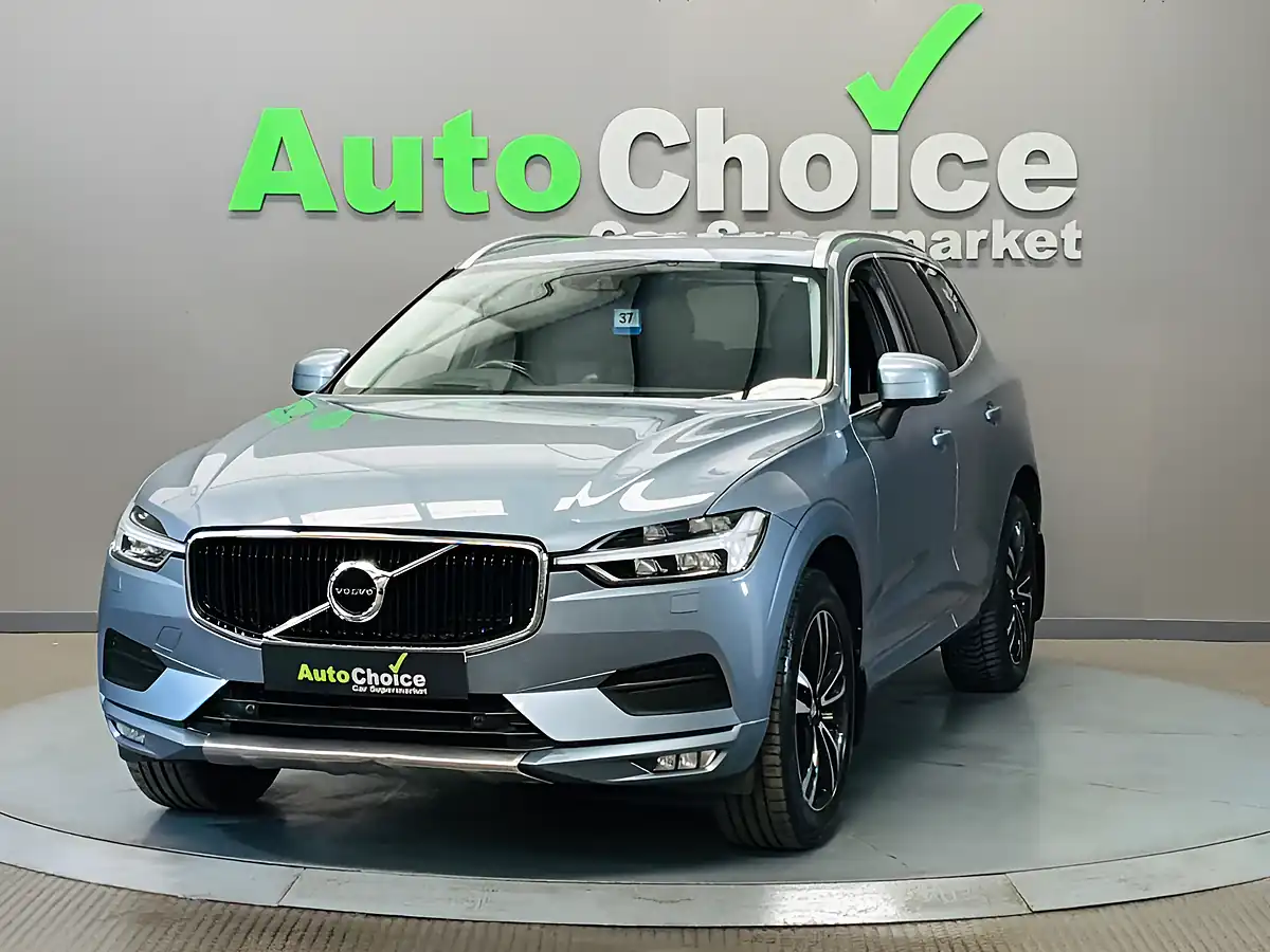 Used 2018 Volvo XC60 Momentum Pro Blue - Interior and Exterior details 4