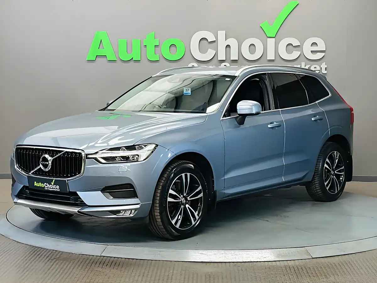 Used 2018 Volvo XC60 Momentum Pro Blue - Interior and Exterior details 5
