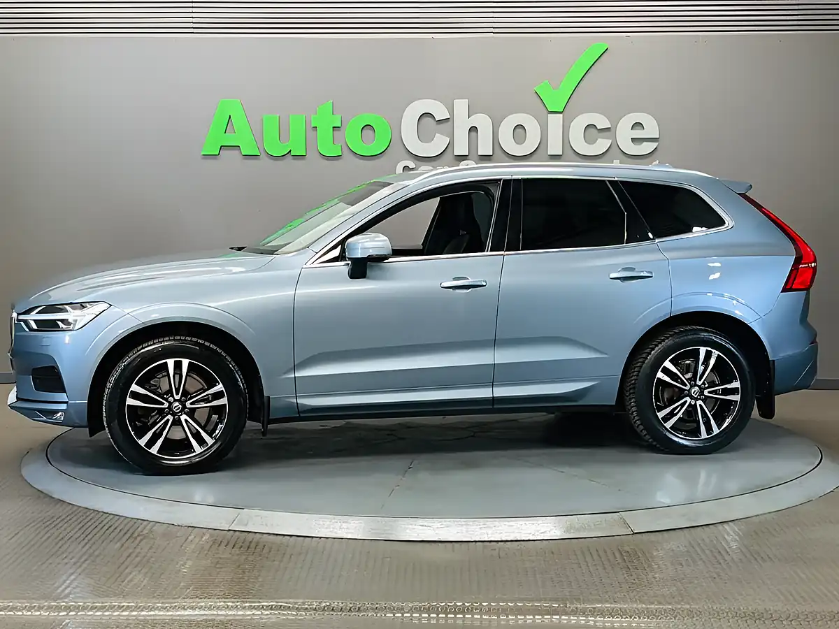 Used 2018 Volvo XC60 Momentum Pro Blue - Interior and Exterior details 7
