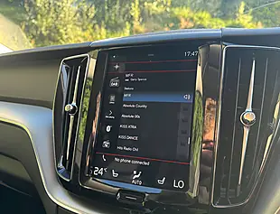 Used 2018 Volvo XC60 Momentum Pro Pine Grey - Interior and Exterior details 12