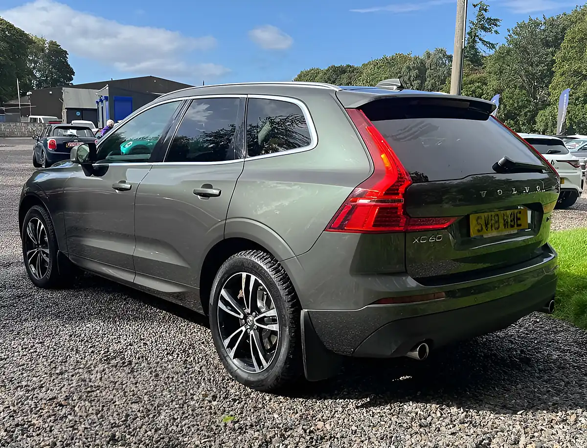 Used 2018 Volvo XC60 Momentum Pro Pine Grey - Interior and Exterior details 5