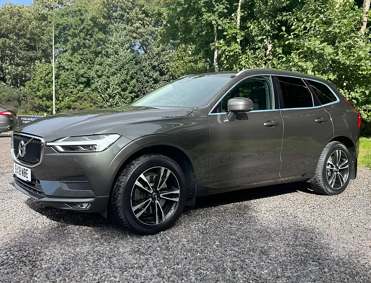 Used 2018 Volvo XC60 Momentum Pro Pine Grey - Interior and Exterior details 7