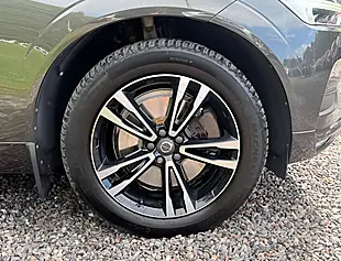Used 2018 Volvo XC60 Momentum Pro Pine Grey - Interior and Exterior details 9