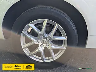 Used 2018 Volvo XC60 Momentum Pro White - Interior and Exterior details 19