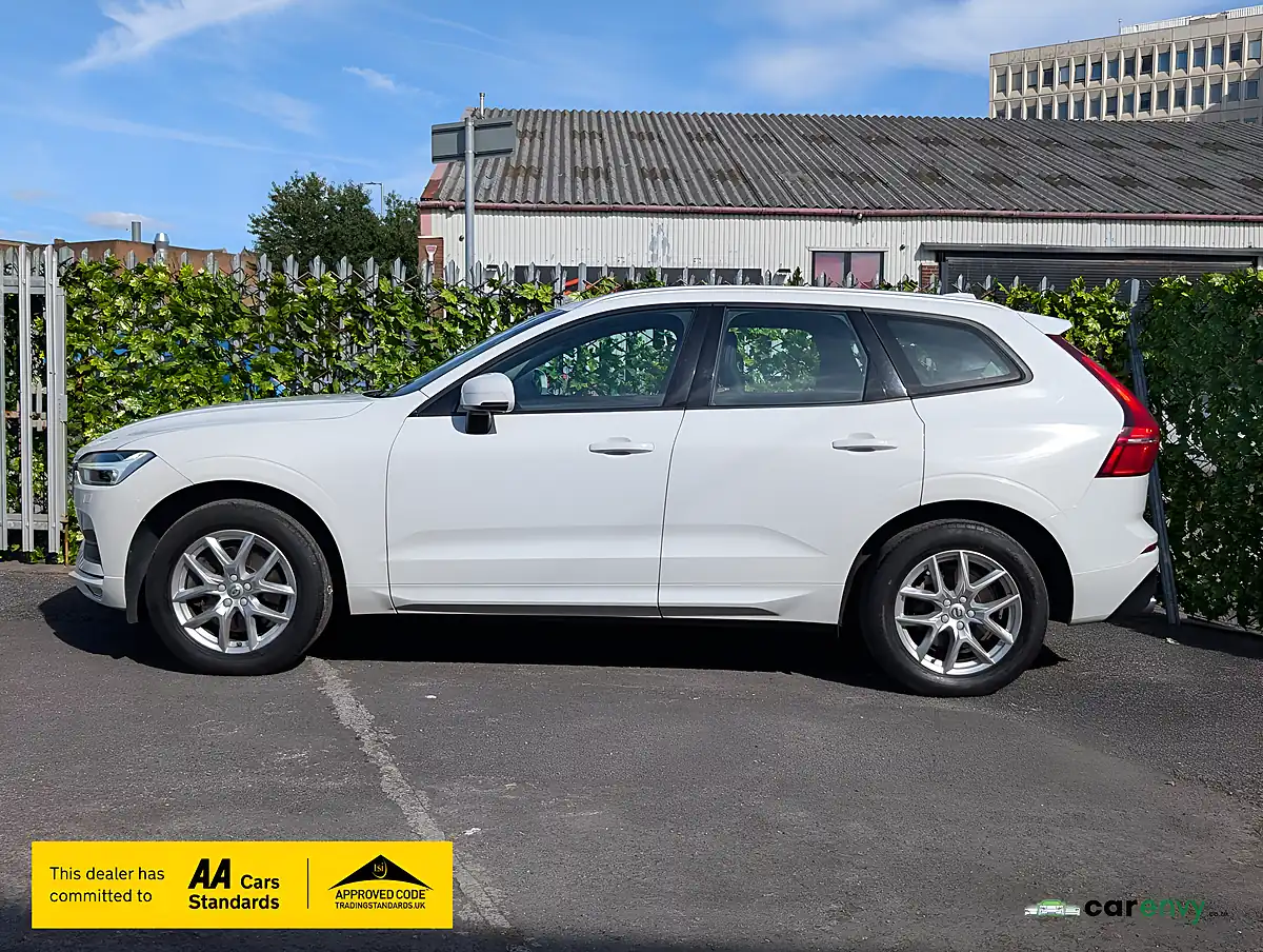 Used 2018 Volvo XC60 Momentum Pro White - Interior and Exterior details 7