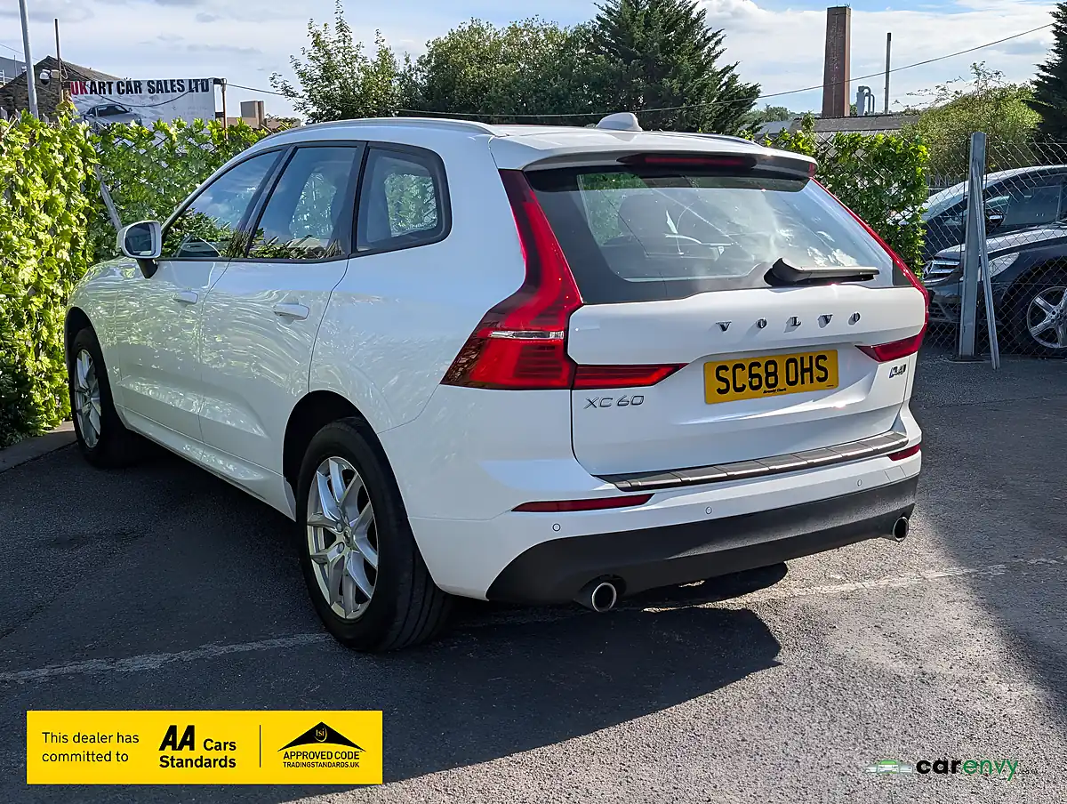 Used 2018 Volvo XC60 Momentum Pro White - Interior and Exterior details 8