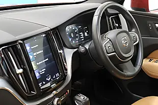Used 2018 Volvo XC60 Momentum Red - Interior and Exterior details 15