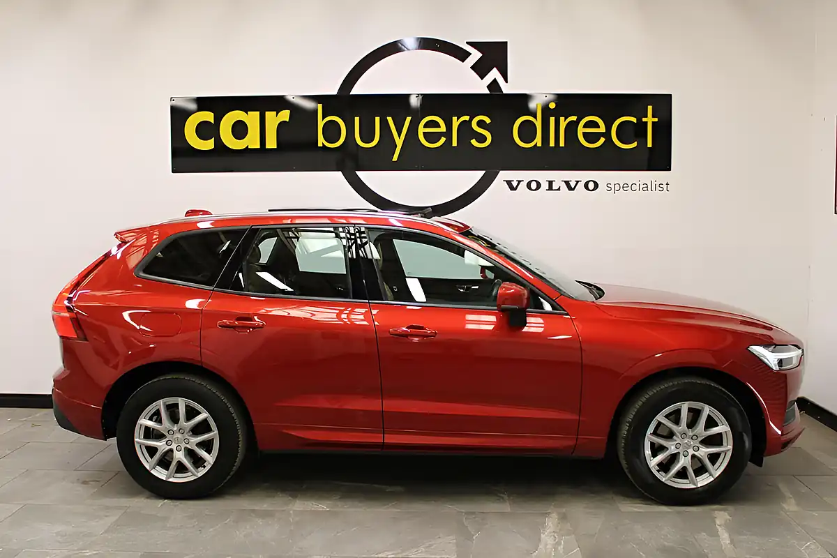 Used 2018 Volvo XC60 Momentum Red - Interior and Exterior details 5