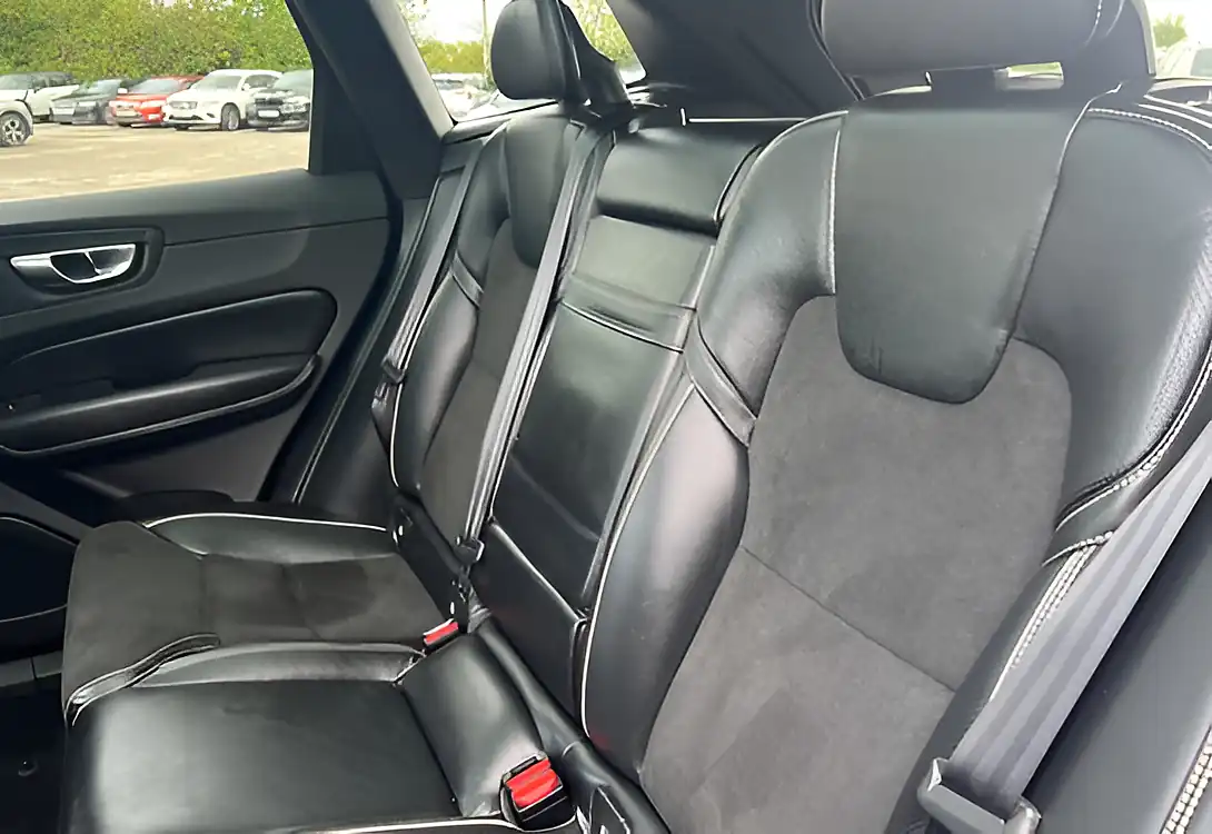 Used 2018 Volvo XC60 R-Design Black - Interior and Exterior details 16