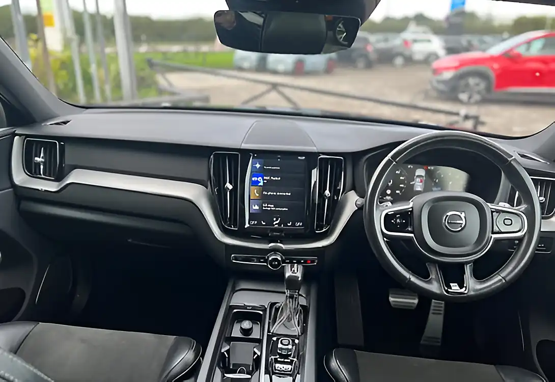 Used 2018 Volvo XC60 R-Design Black - Interior and Exterior details 17